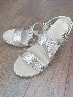 Vionic gold sandal